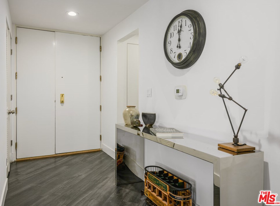 200 N Swall Dr #456, Beverly Hills, CA 90211
