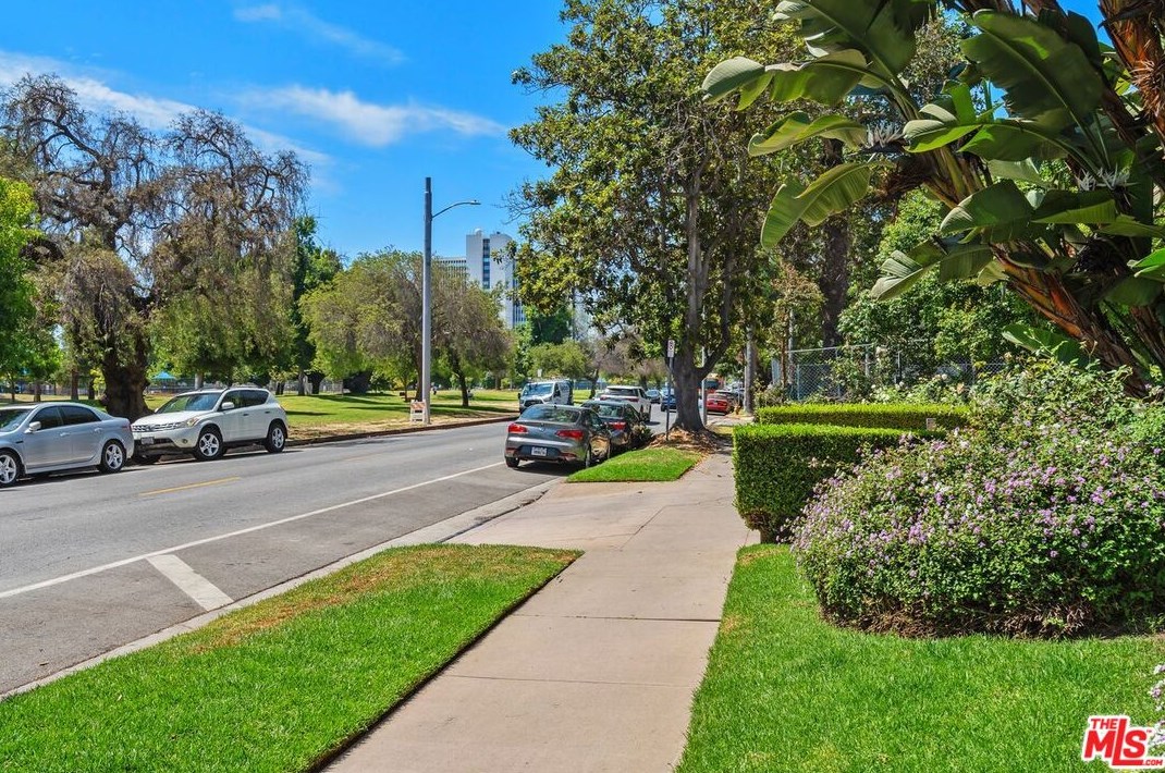 1440 Veteran Ave, Los Angeles CA  90024-4838 exterior
