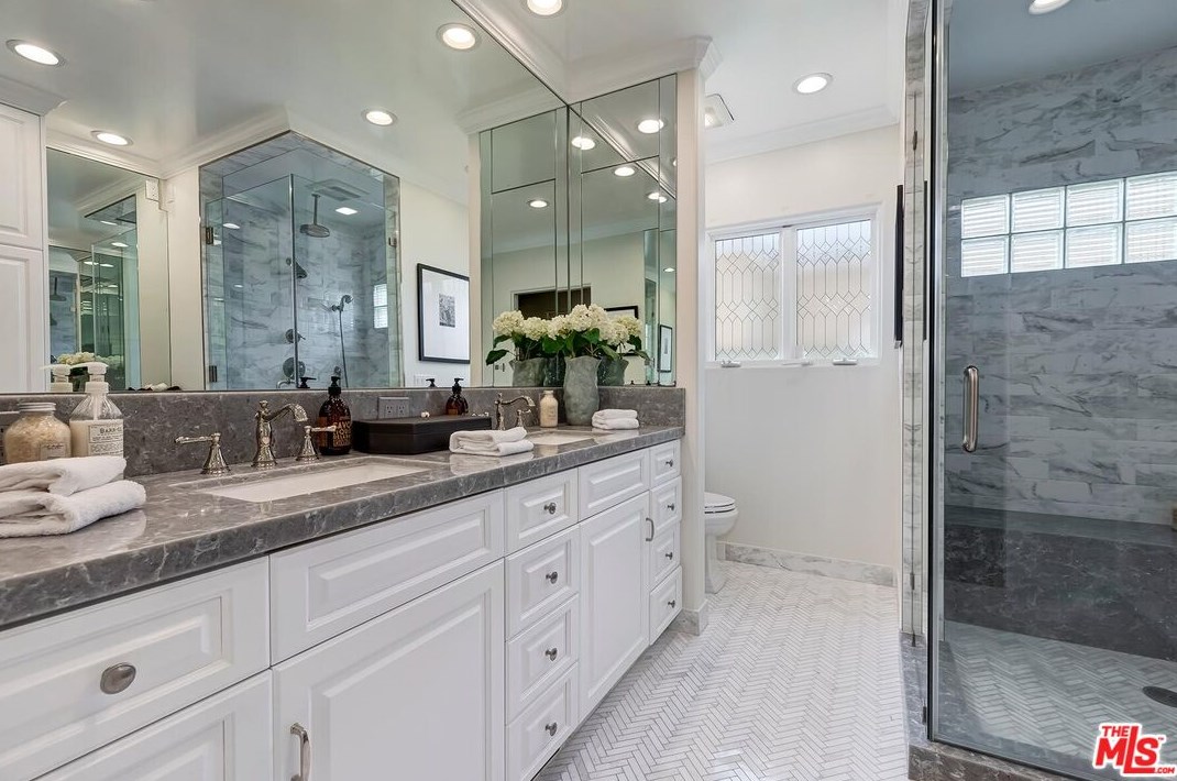 1410 Woodruff Ave, Los Angeles CA  90024-5106 exterior