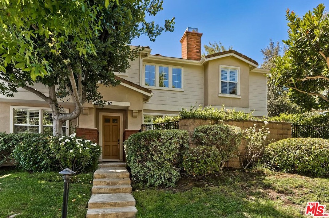 67 Greenmeadow Dr, Thousand Oaks, CA 91320-4184