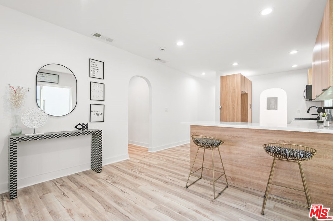 7011 Haas Ave, Los Angeles CA  90047-1642 exterior
