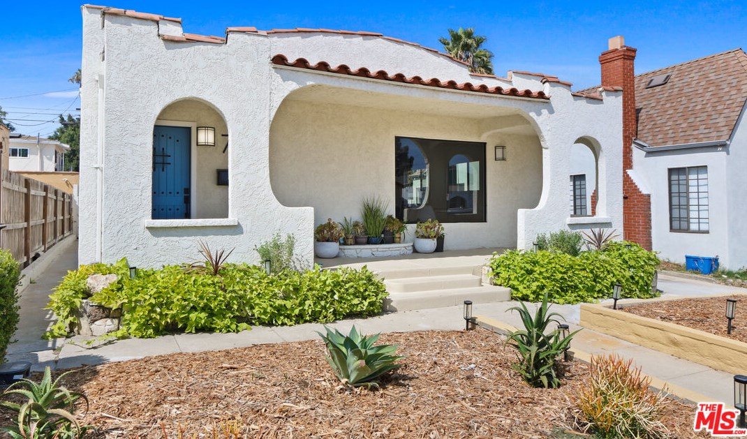 7011 Haas Ave, Los Angeles CA  90047-1642 exterior