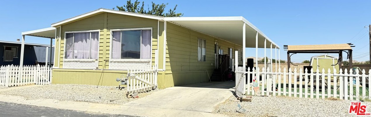 2001 Windbreak Dr #1, Tropico Village, CA 93560