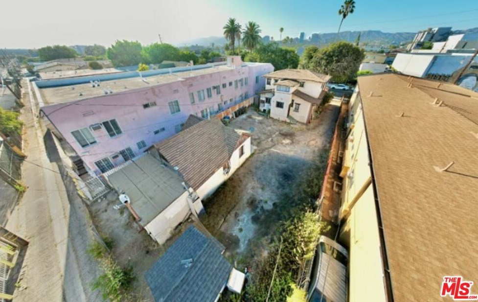 5816 Willoughby Ave, Los Angeles CA  90038-3012 exterior