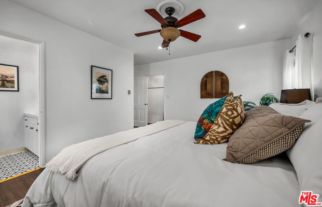 3801 Grayburn Ave, Los Angeles CA  90008-1940 exterior