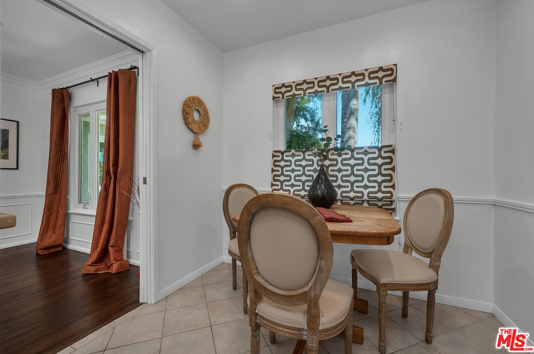 3801 Grayburn Ave, Los Angeles CA  90008-1940 exterior