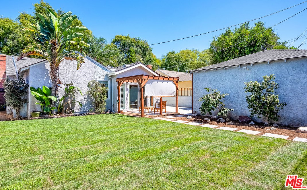 3801 Grayburn Ave, Los Angeles CA  90008-1940 exterior