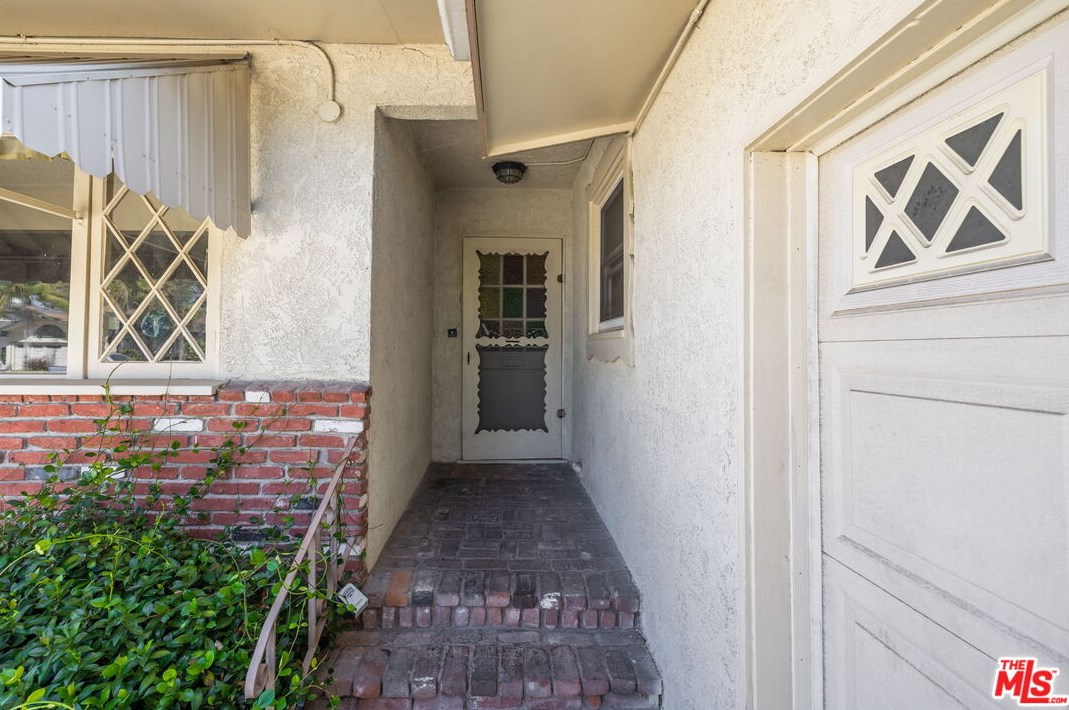 2902 Ladoga Ave, Long Beach, CA 90815