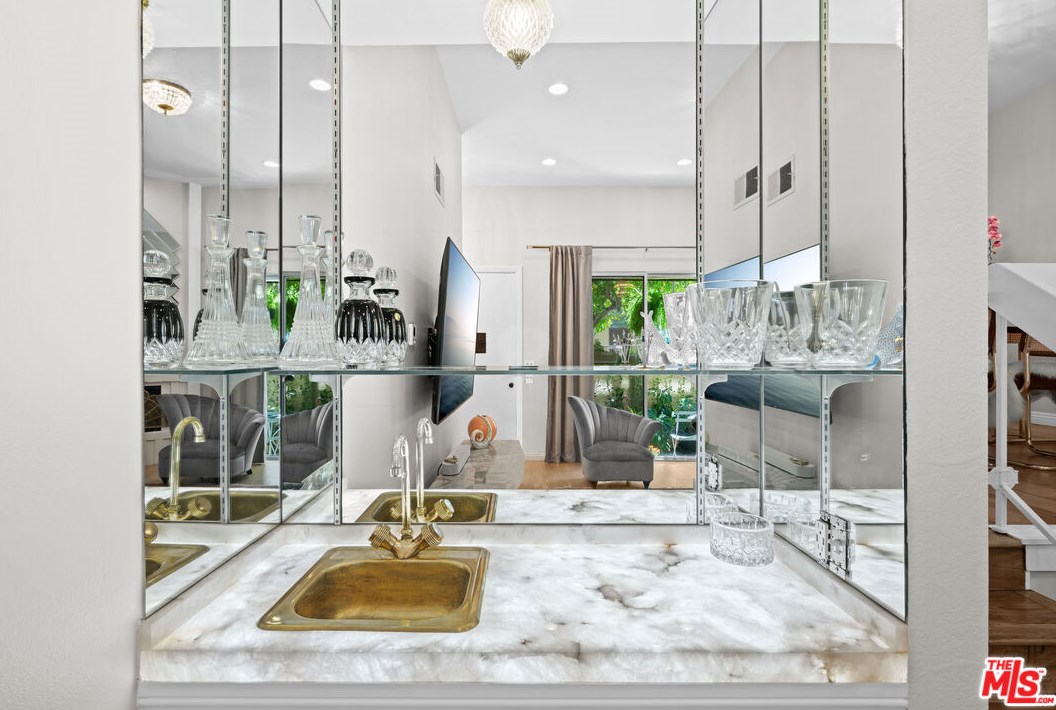 4655 Natick Ave #17, Van Nuys, CA 91403