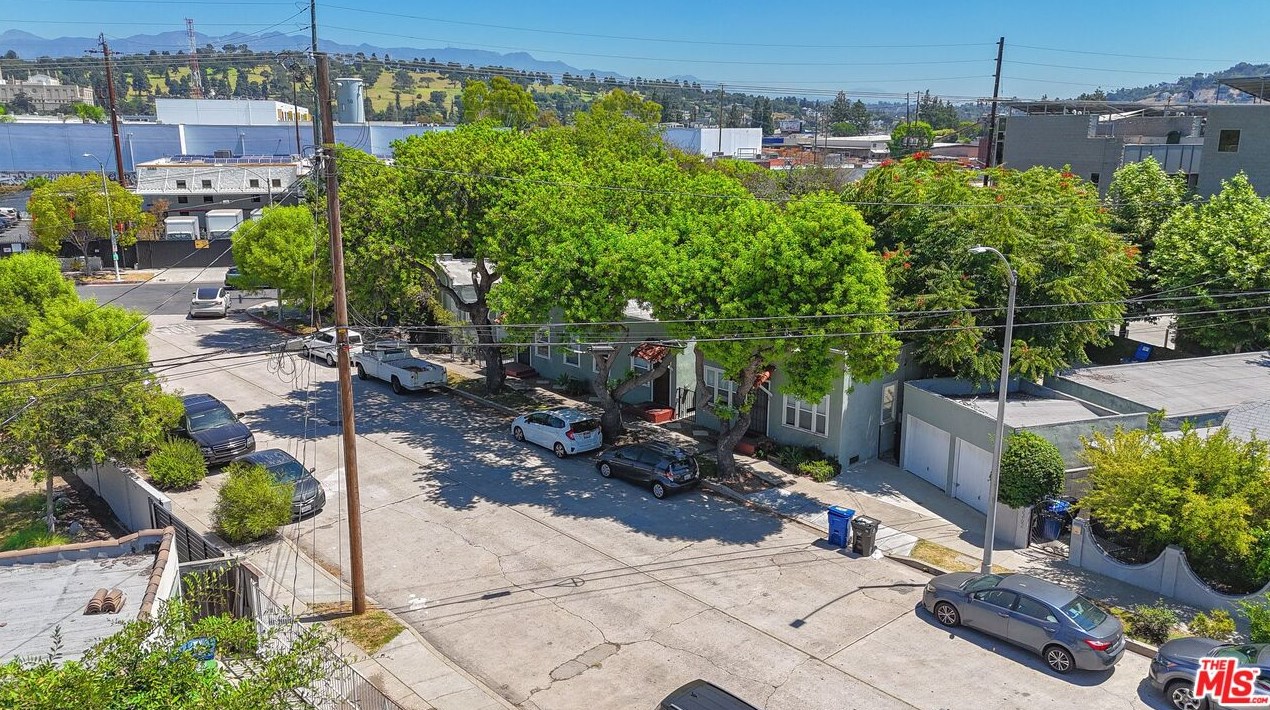 3278 Casitas Ave, Los Angeles, CA 90039-2206