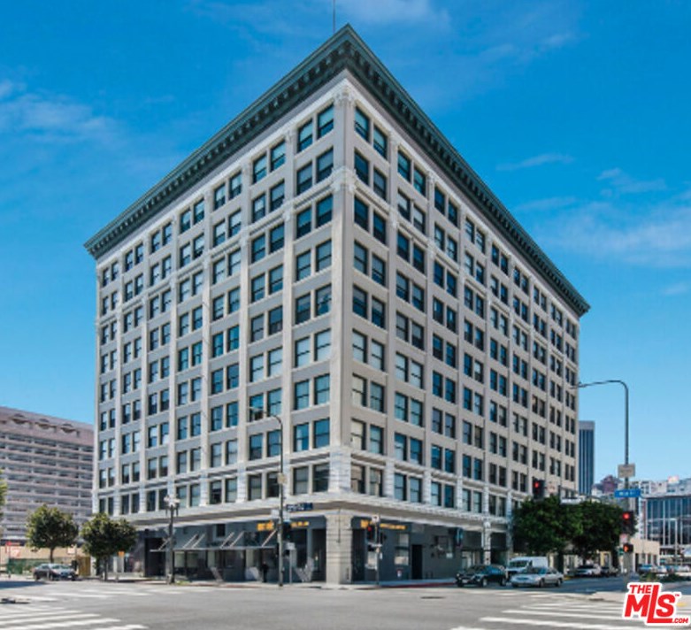 108 2nd St, Los Angeles CA  90012-1586 exterior