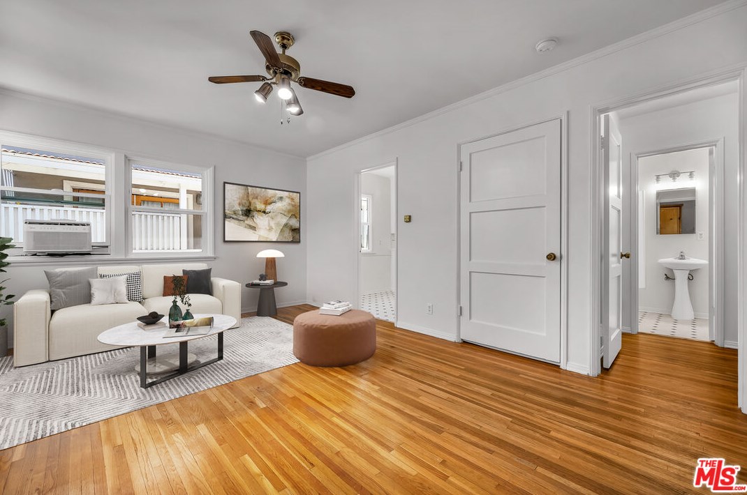 1234 Franklin St, Santa Monica, CA 90404-1673