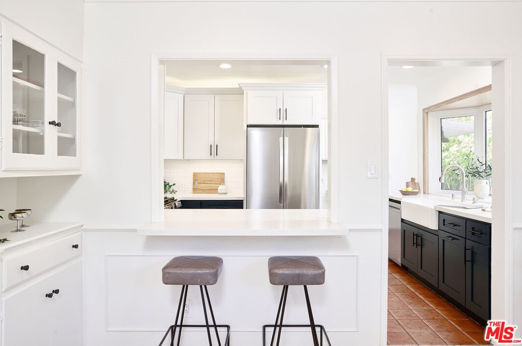 10727 Garfield Ave, Los Angeles CA  90230-4112 exterior
