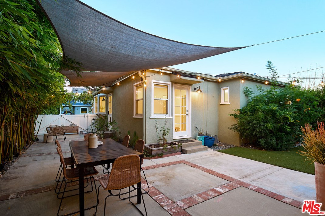 10727 Garfield Ave, Los Angeles CA  90230-4112 exterior