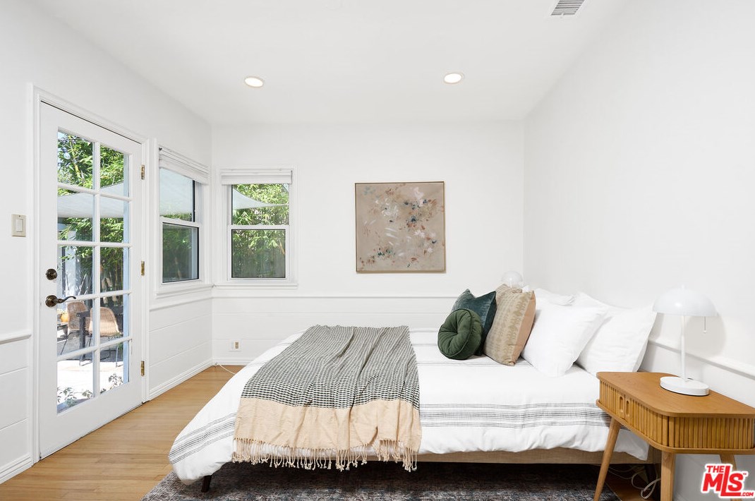 10727 Garfield Ave, Los Angeles CA  90230-4112 exterior