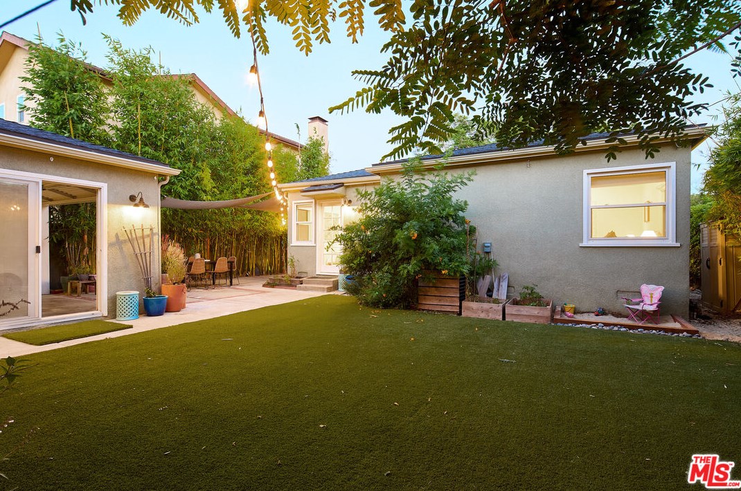 10727 Garfield Ave, Los Angeles CA  90230-4112 exterior