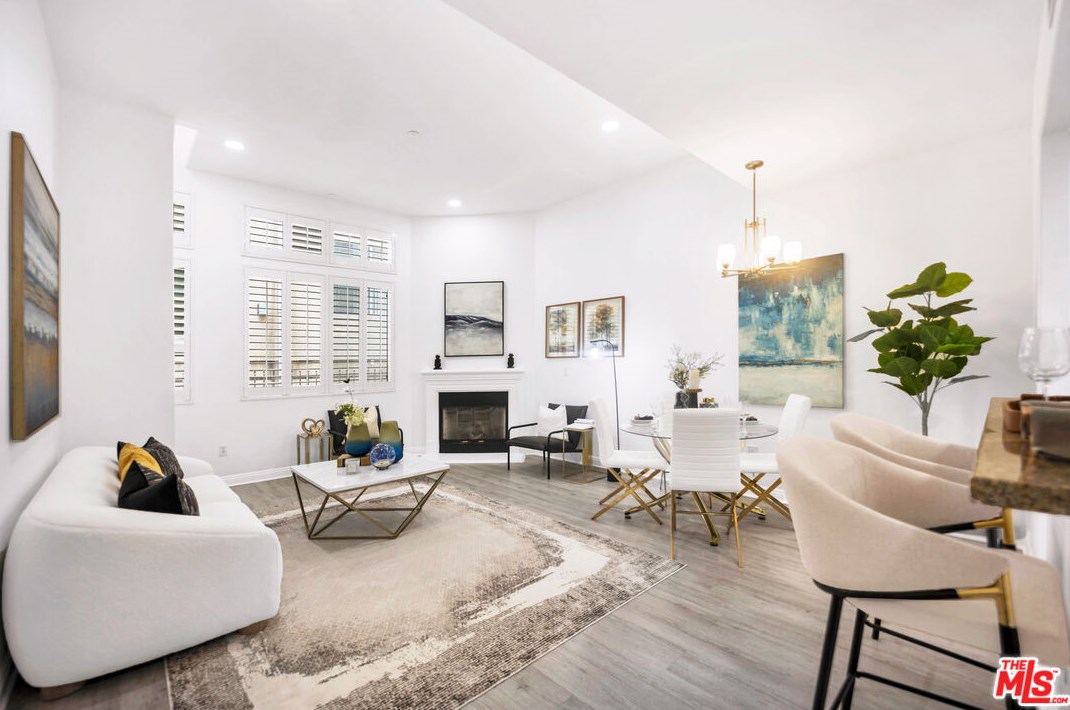 2125 Bentley Ave, Los Angeles, CA 90025-5771