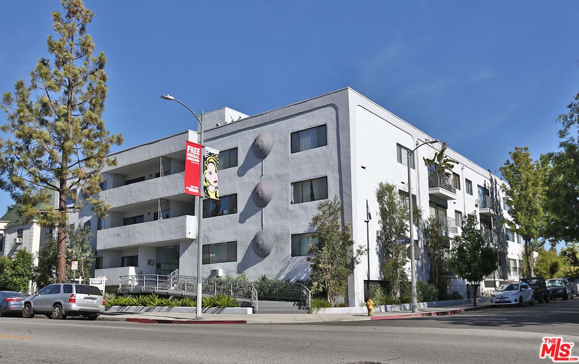 1930 N Vermont Ave #301, Los Angeles, CA 90027