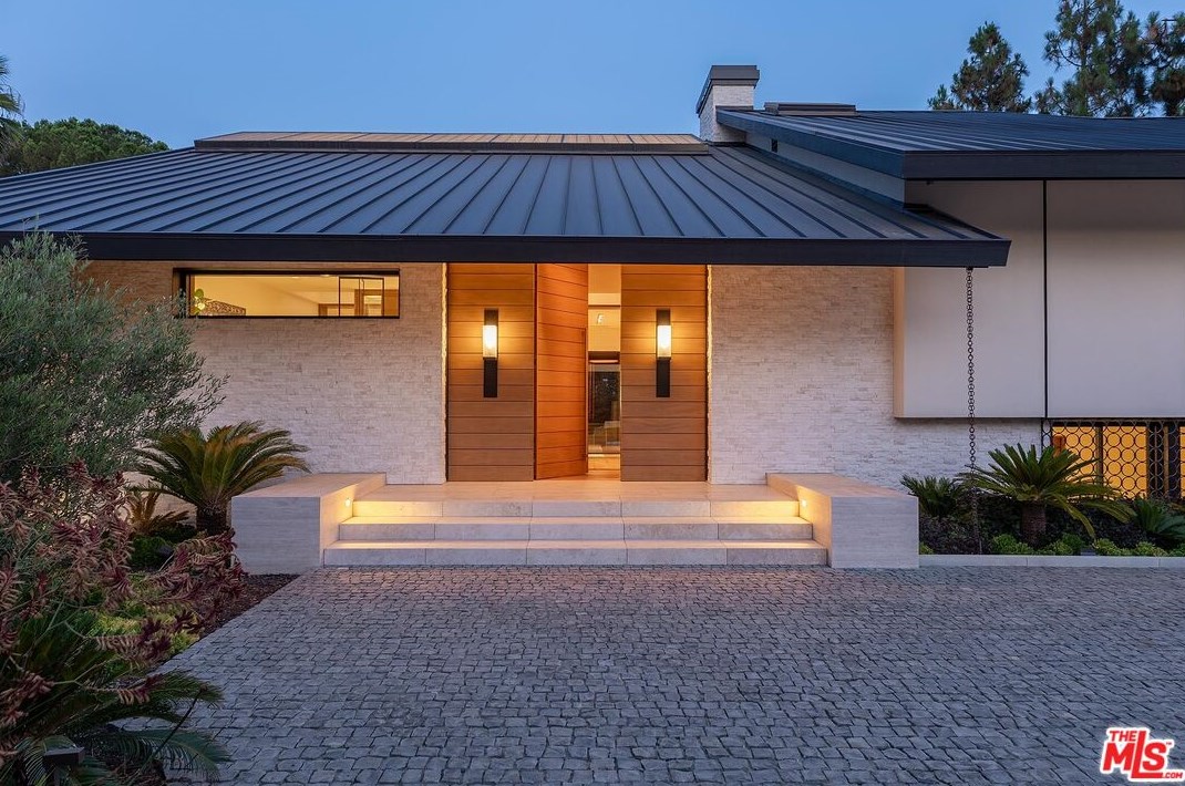 984 Alpine Dr, Beverly Hills, CA 90210-2931