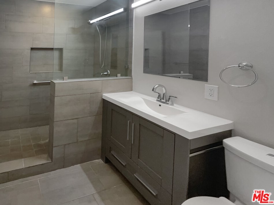 562 Magnolia Ave, Brea CA  92821-6552 exterior