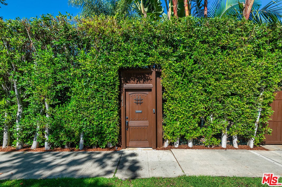 333 Orlando Ave, Los Angeles, CA 90048-2515