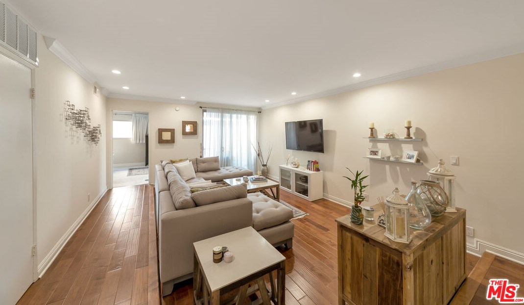 1000 S Westgate Ave #317, Los Angeles, CA 90049