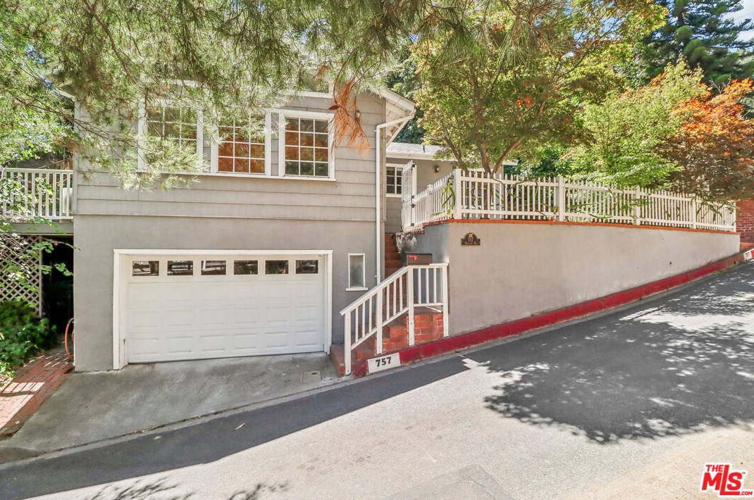 757 Skyland Dr, Sierra Madre, CA 91024