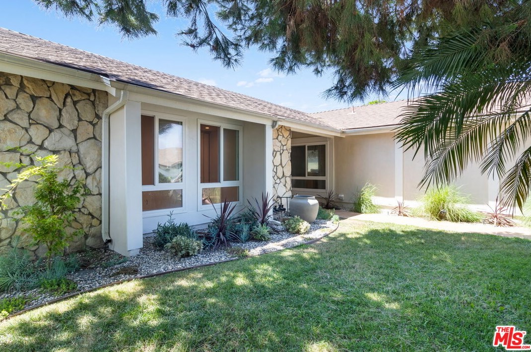 17582 Miller Dr, Tustin, CA 92780
