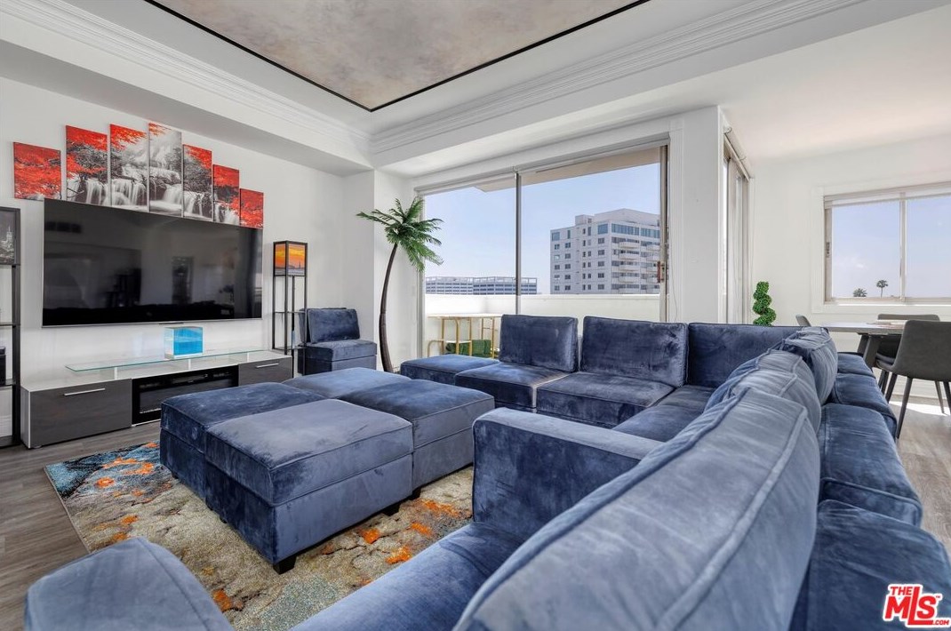7250 Franklin Ave #302, Culver City, CA 90046