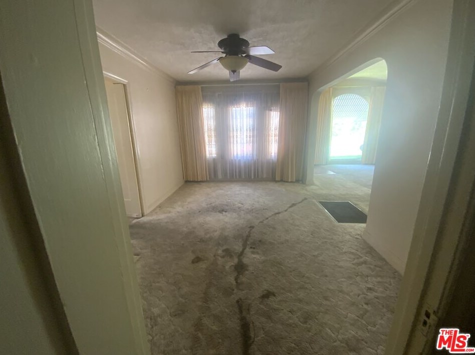 2952 Bronson Ave, Los Angeles CA  90018-2836 exterior