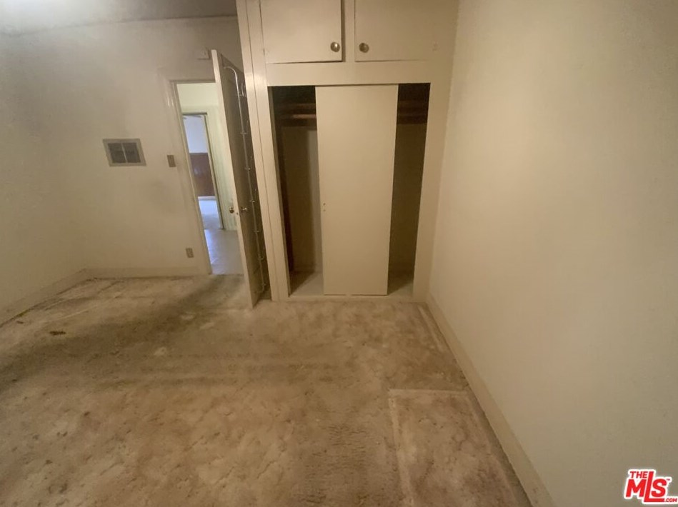 2952 Bronson Ave, Los Angeles CA  90018-2836 exterior