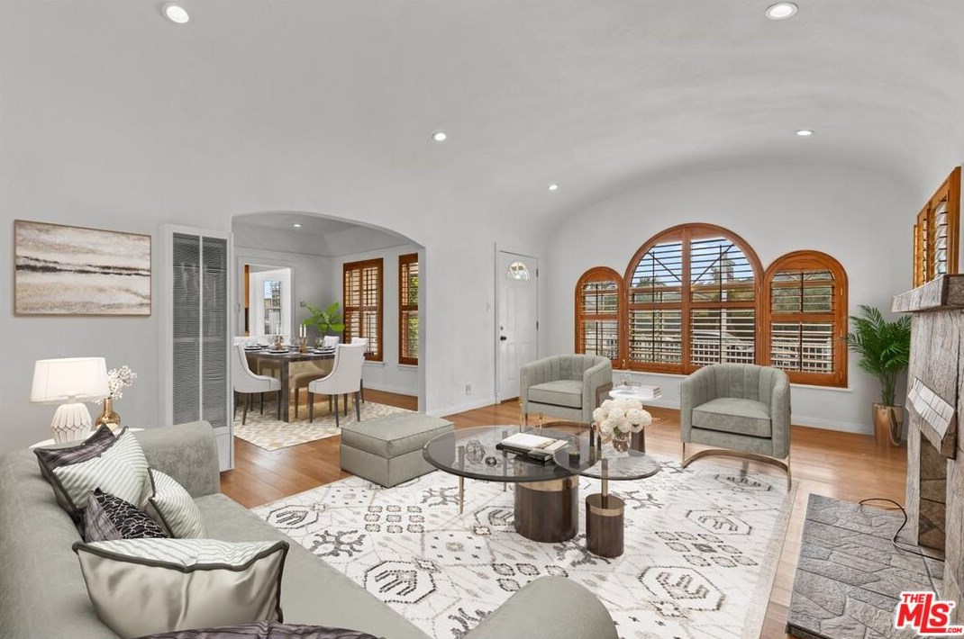 2405 Clyde Ave, Los Angeles, CA 90016-1904