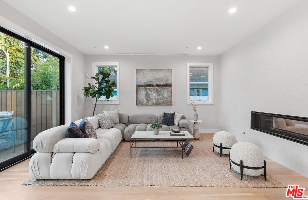 724 Ogden Dr, Los Angeles CA  90046-7306 exterior