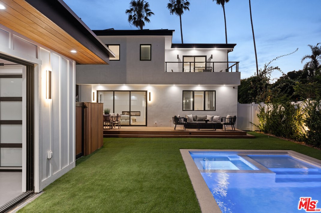 724 Ogden Dr, Los Angeles CA  90046-7306 exterior