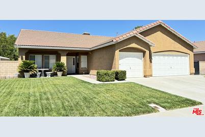 2827 Caruso Ln, Lancaster, CA 93536 - Photo 1