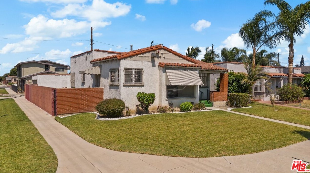 803 93rd St, Los Angeles, CA 90002-1902