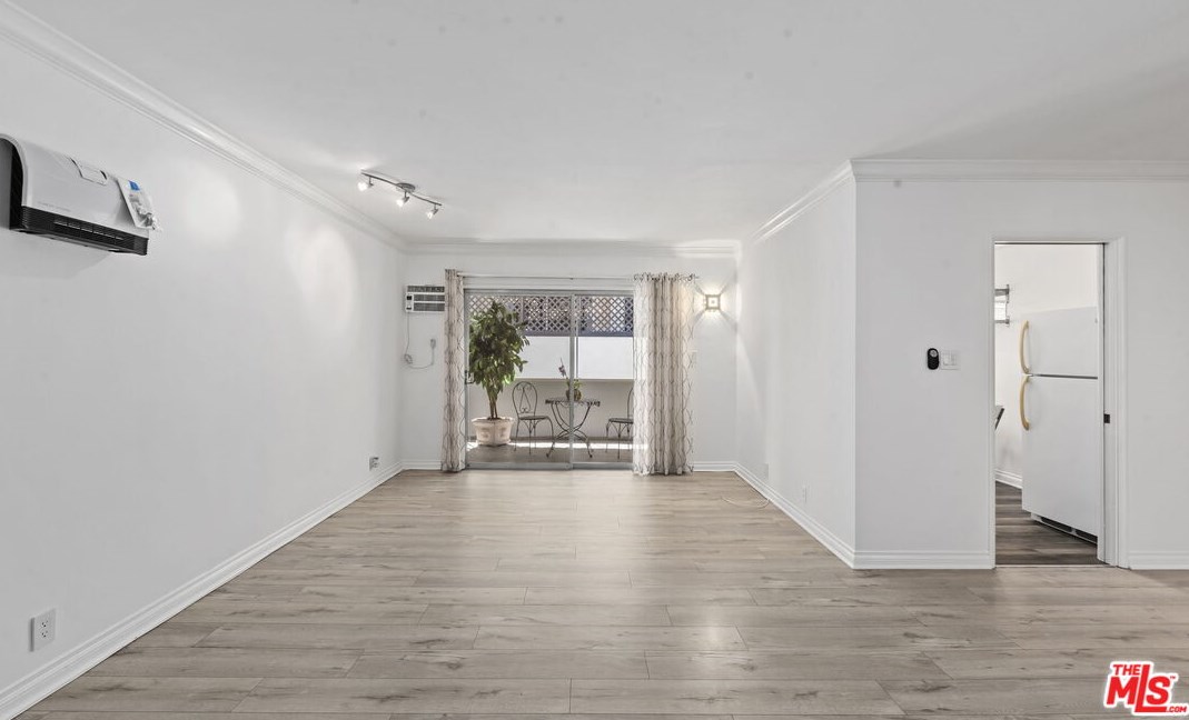 332 S Elm Dr #6, Beverly Hills, CA 90212