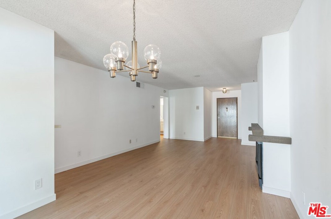 9205 Summertime Ln, Los Angeles, CA 90230-4560
