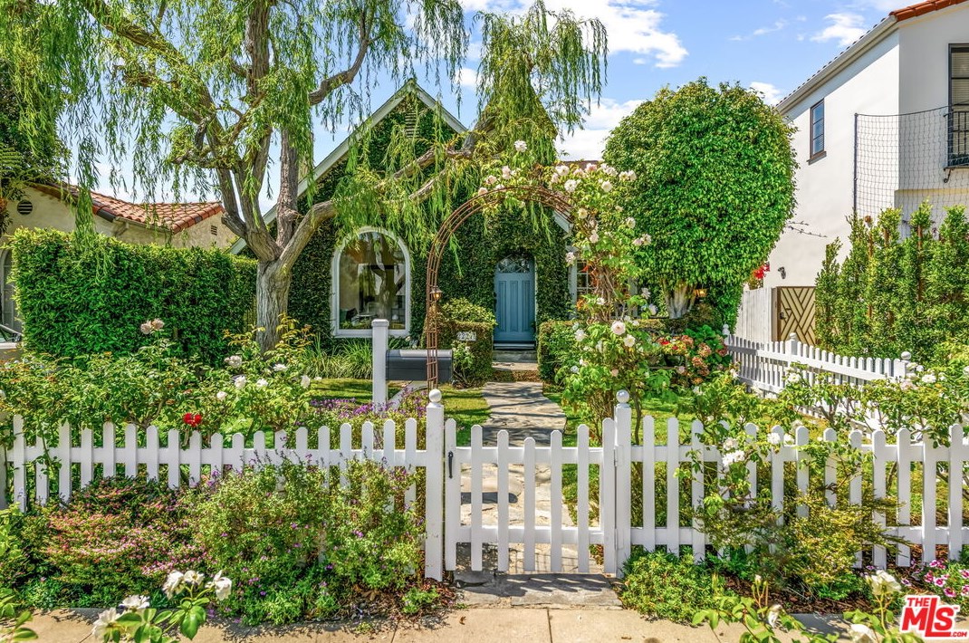 2227 Malcolm Ave, Los Angeles, CA 90064-2023