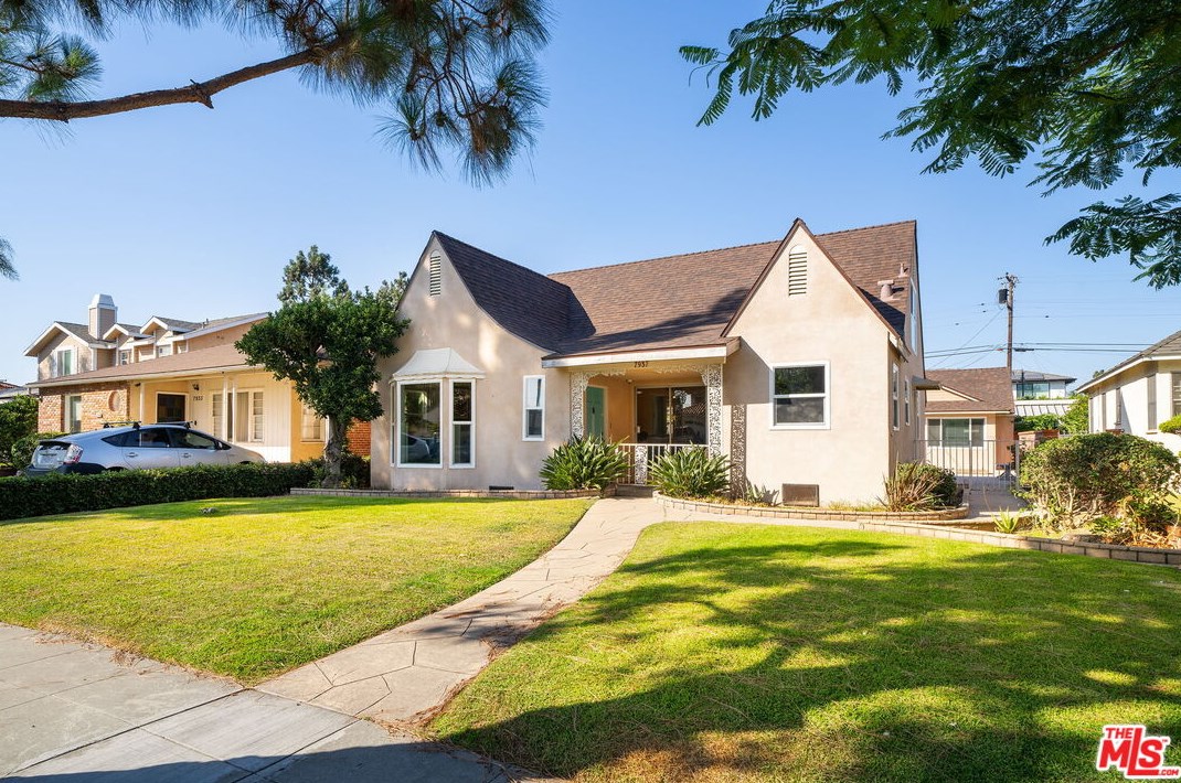 7937 6th St, Downey, CA 90241-2207