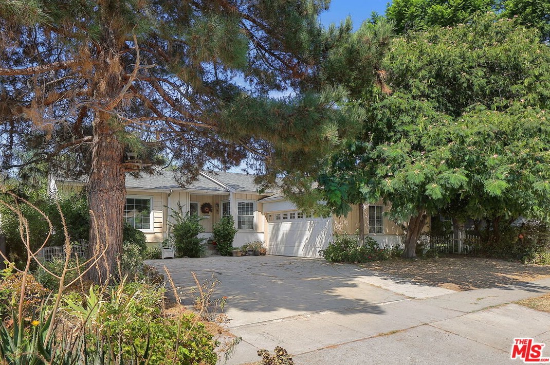 8127 Natick Ave, Van Nuys, CA 91402-4701