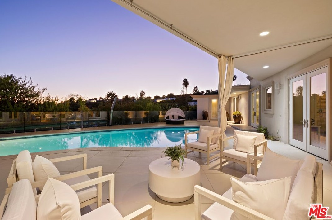 1625 Loma Vista Dr, Beverly Hills, CA 90210-1924