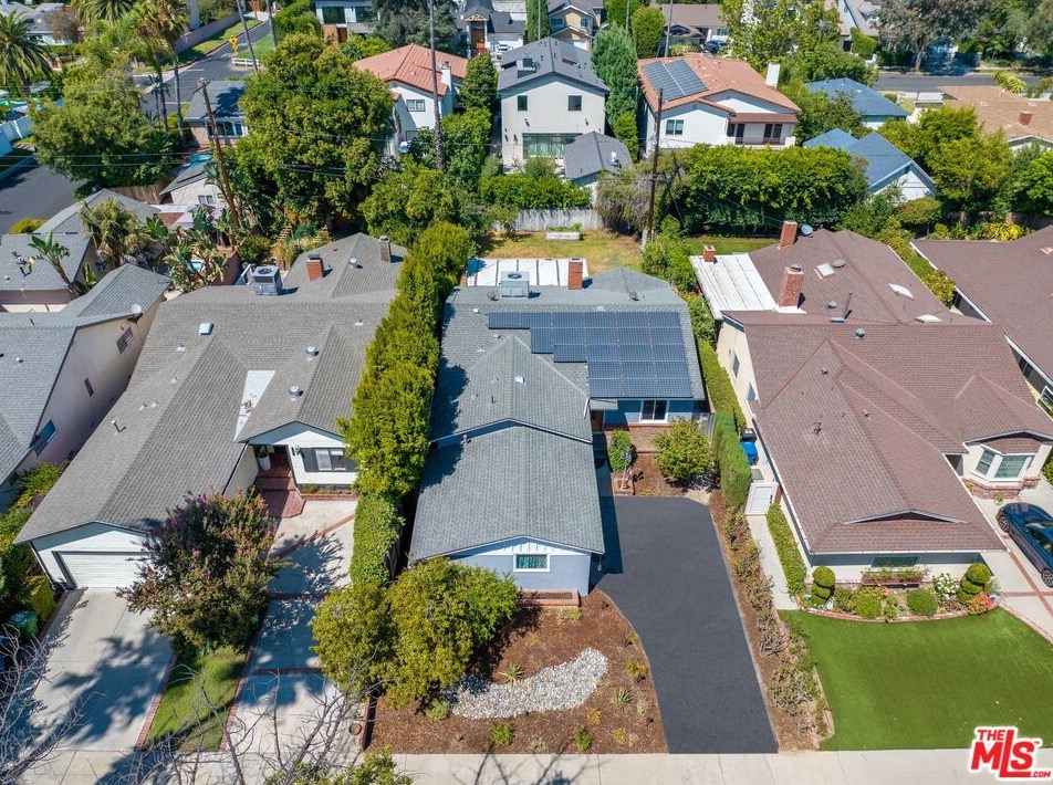14647 Morrison St, Van Nuys, CA 91403-1650