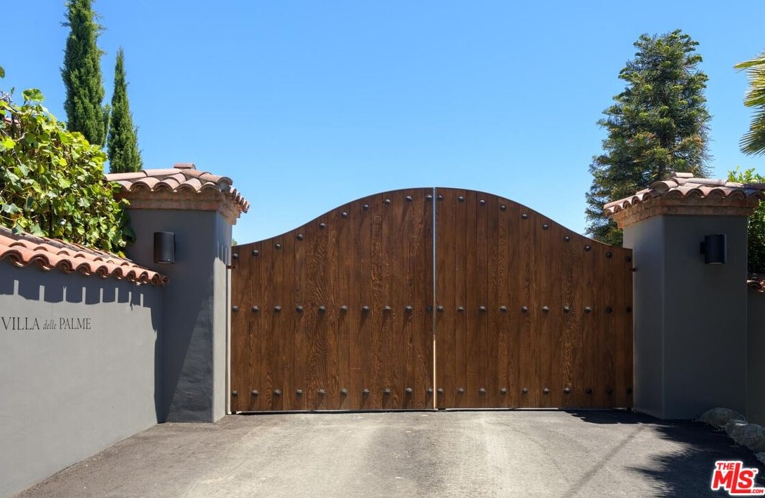 956 Mariposa Ln, Santa Barbara, CA 93108