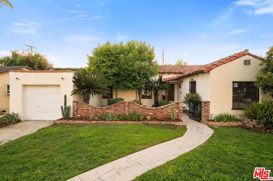 1115 Jackson St, Glendale, CA 91207-1610
