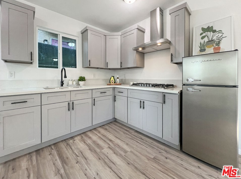 8946 Bryson Ave, South Gate, CA 90280-3310