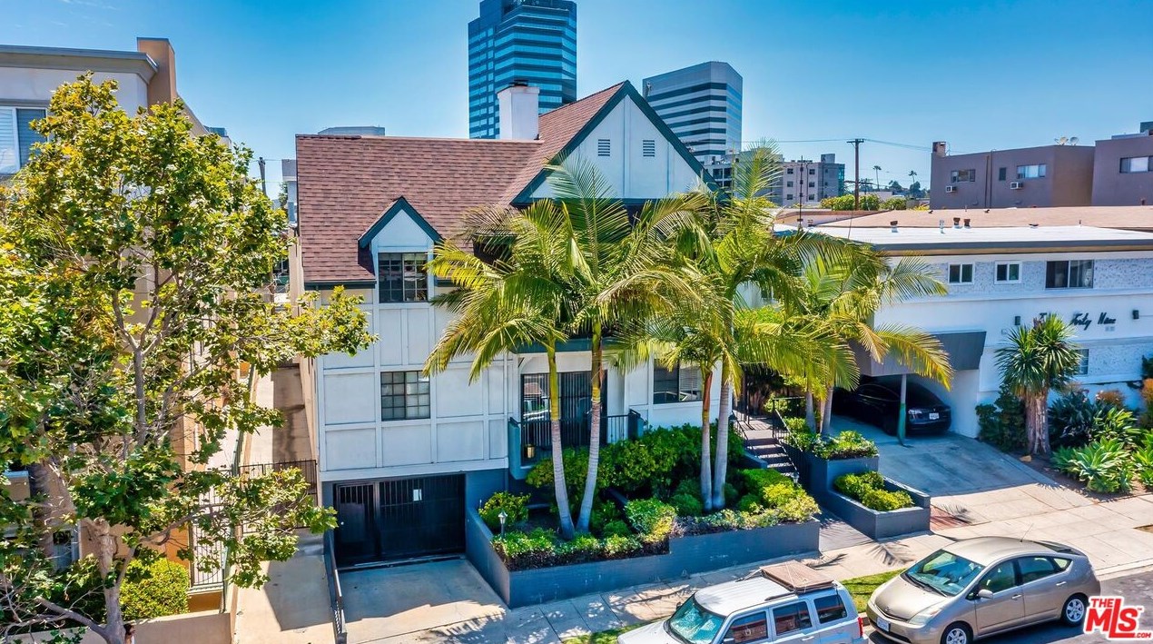1253 Brockton Ave, Los Angeles, CA 90025-1313