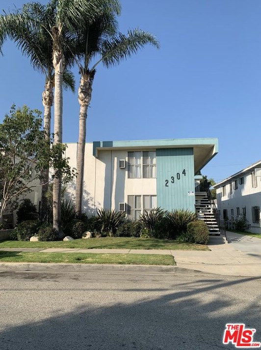 2304 Carmelina Ave, Los Angeles, CA 90064-1078