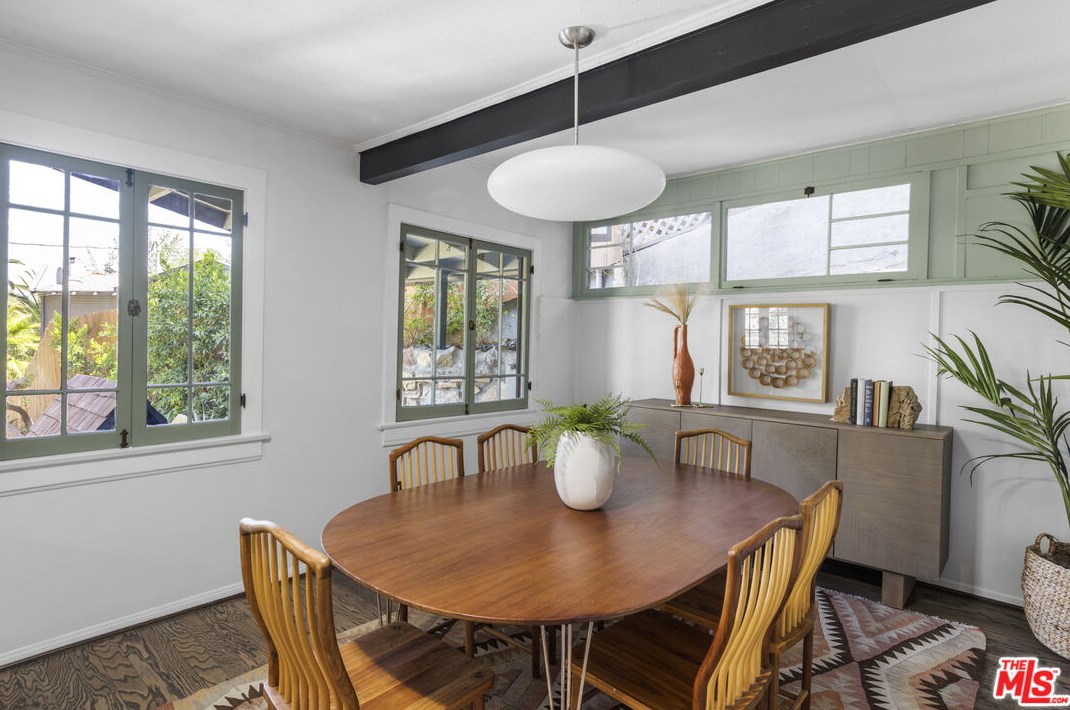 631 Pheasant Dr, Los Angeles CA  90065-4005 exterior