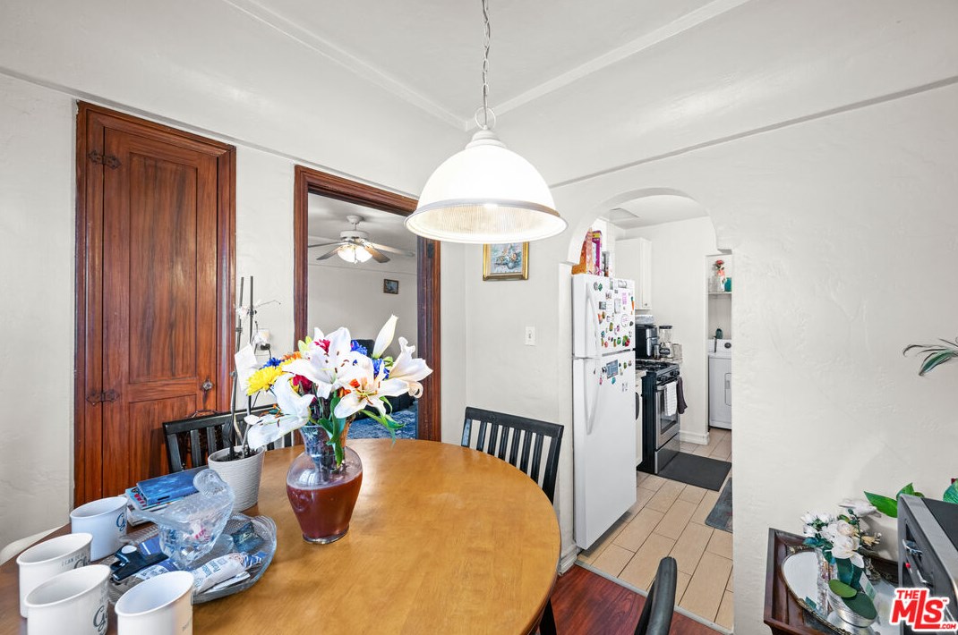 1743 70th St, Los Angeles CA  90001-2517 exterior